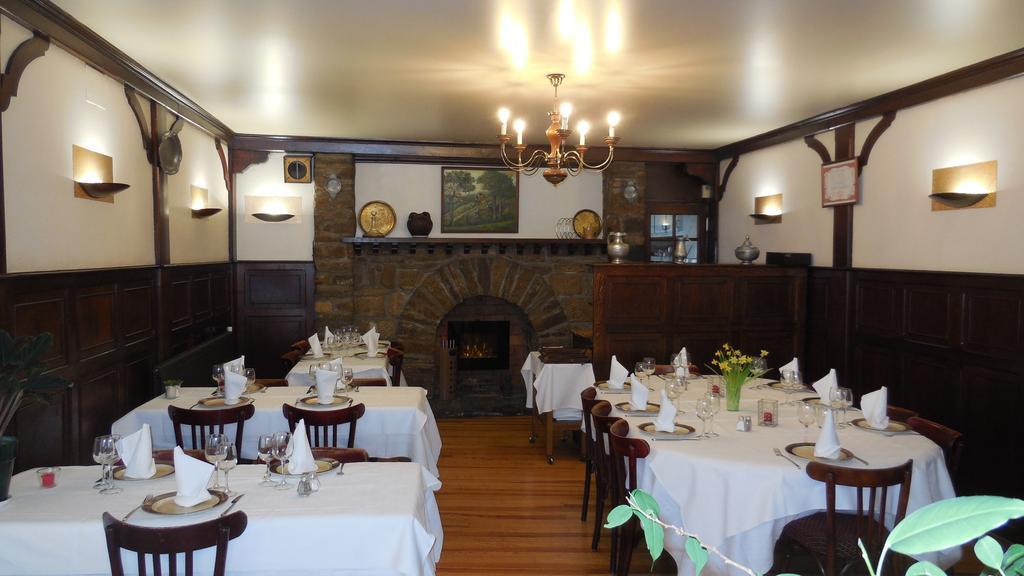 Logis Hotel Restaurant Des Voyageurs Pont-de-Salars Eksteriør billede