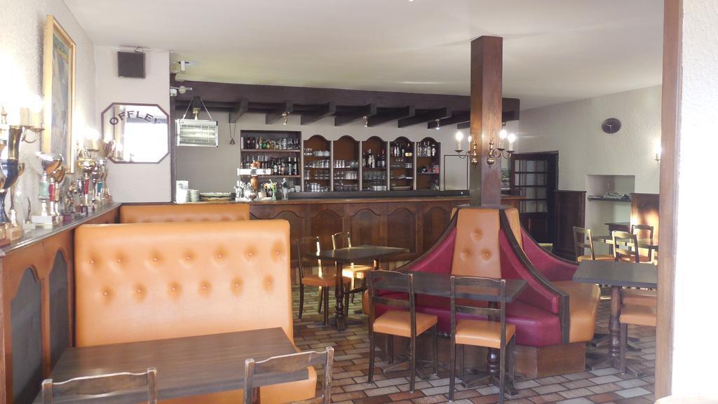 Logis Hotel Restaurant Des Voyageurs Pont-de-Salars Eksteriør billede