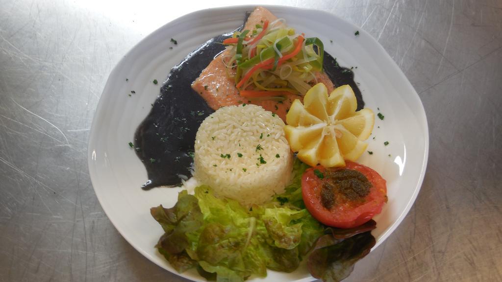 Logis Hotel Restaurant Des Voyageurs Pont-de-Salars Eksteriør billede