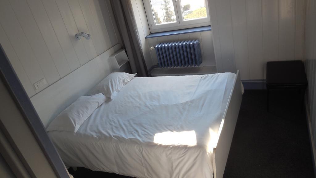 Logis Hotel Restaurant Des Voyageurs Pont-de-Salars Eksteriør billede