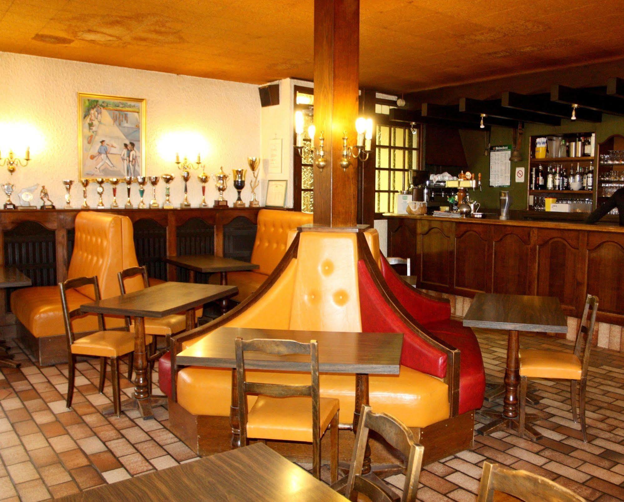 Logis Hotel Restaurant Des Voyageurs Pont-de-Salars Eksteriør billede