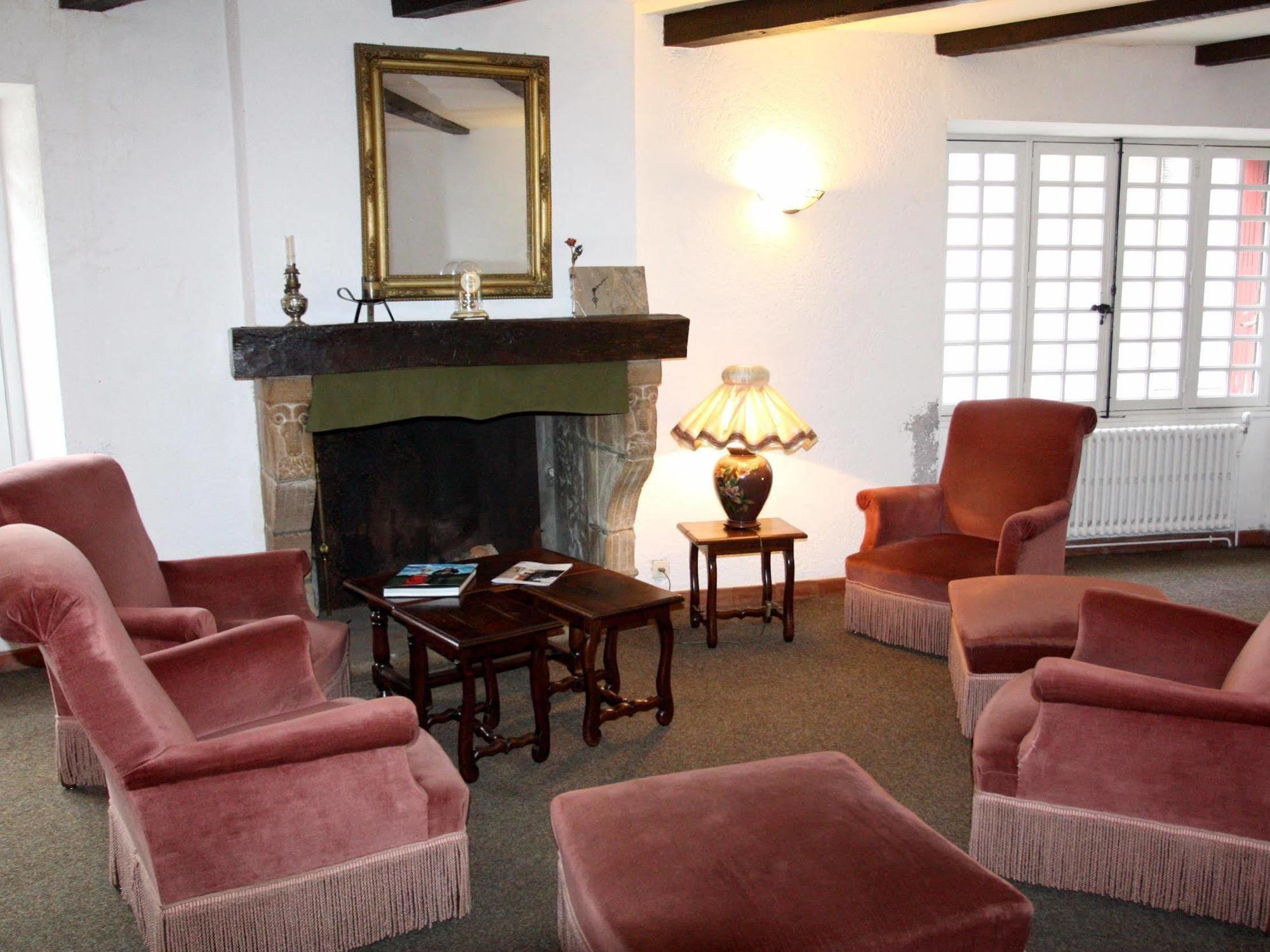 Logis Hotel Restaurant Des Voyageurs Pont-de-Salars Eksteriør billede