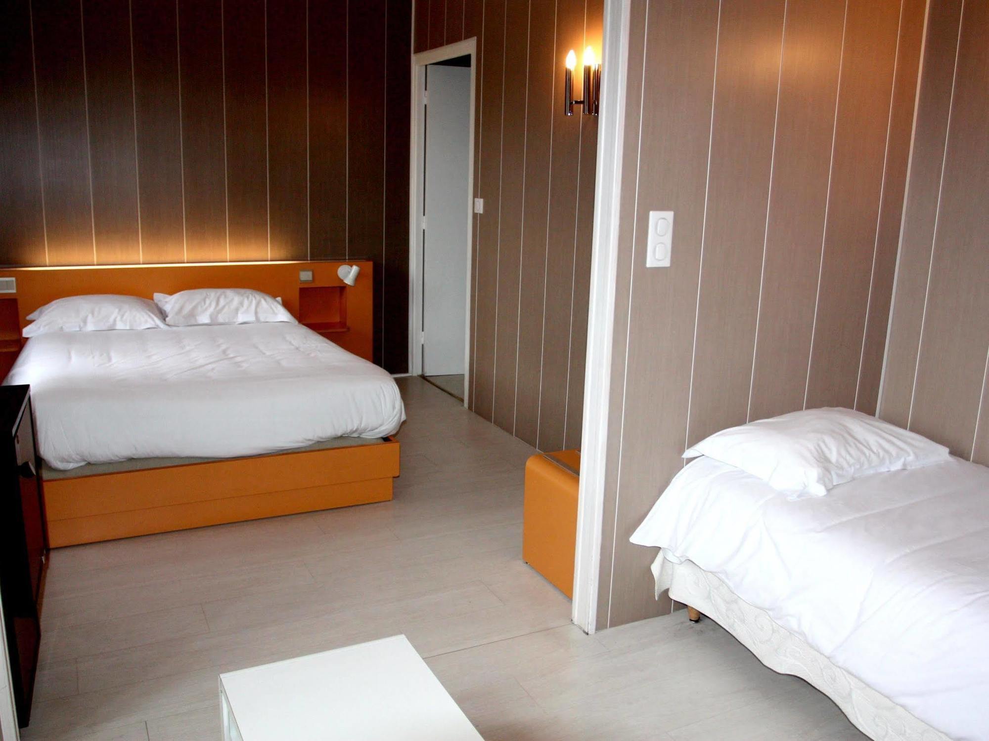 Logis Hotel Restaurant Des Voyageurs Pont-de-Salars Eksteriør billede